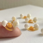 割りたて生卵のミニチュアフード