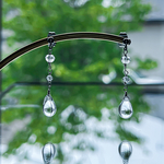 しずくが好きな人のための-雨音しずく-　硝子〈ガラス〉の雨粒ピアス　溶けかけ　氷