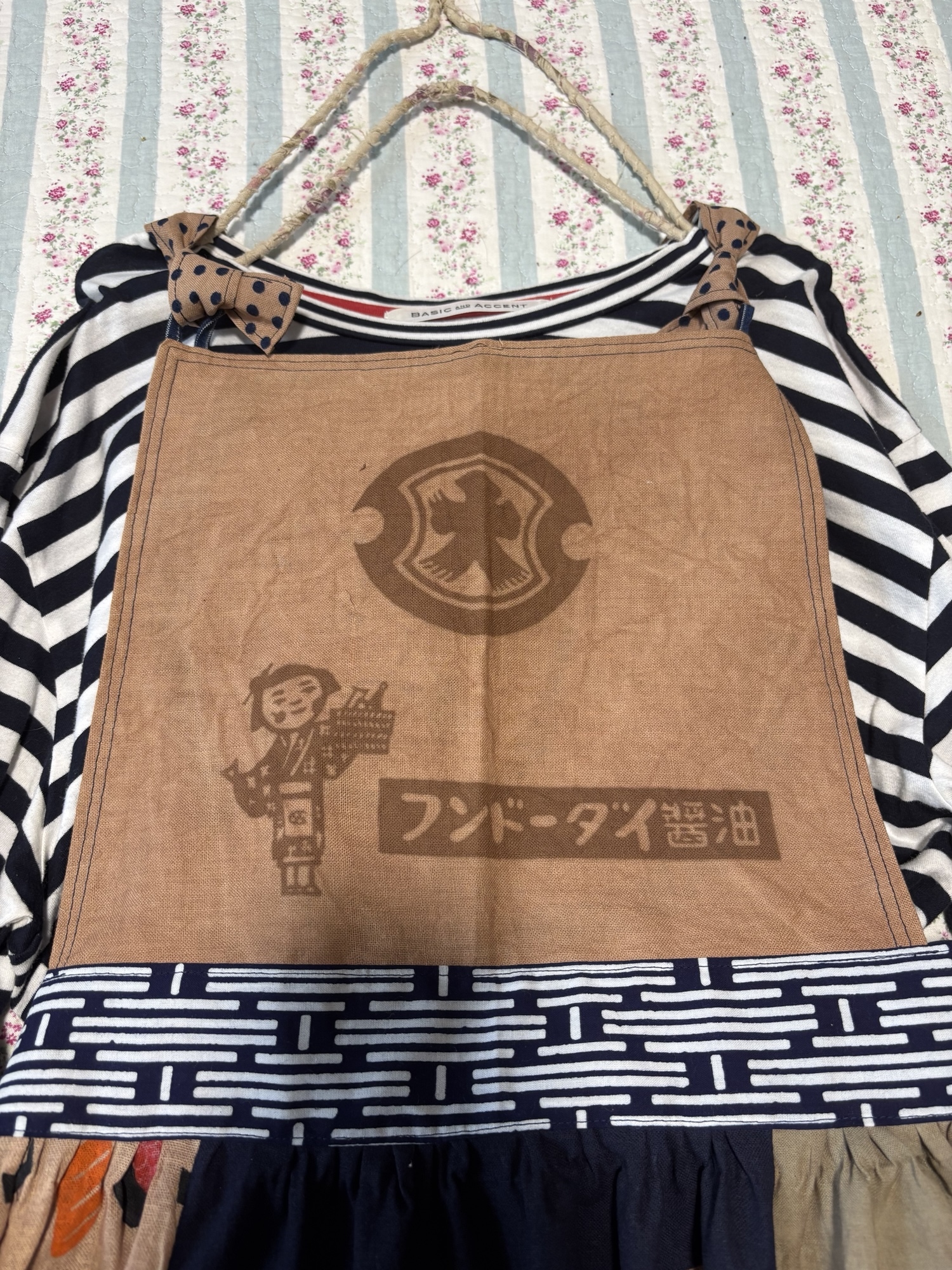 1092 胸当て付エプロン 魚 手ぬぐい リメイク handmade 着物
