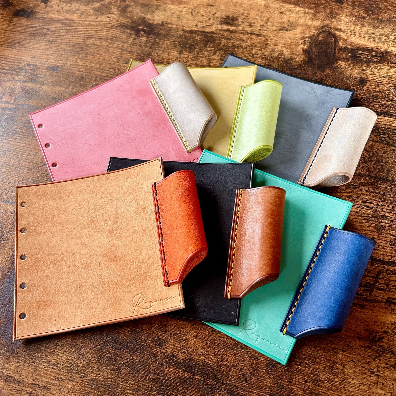 M5スクエアシステム手帳　イタリアンレザー　ハンドメイド M5スクエア】鮮やかなM5スクエアシステム手帳 - Raponte Leather