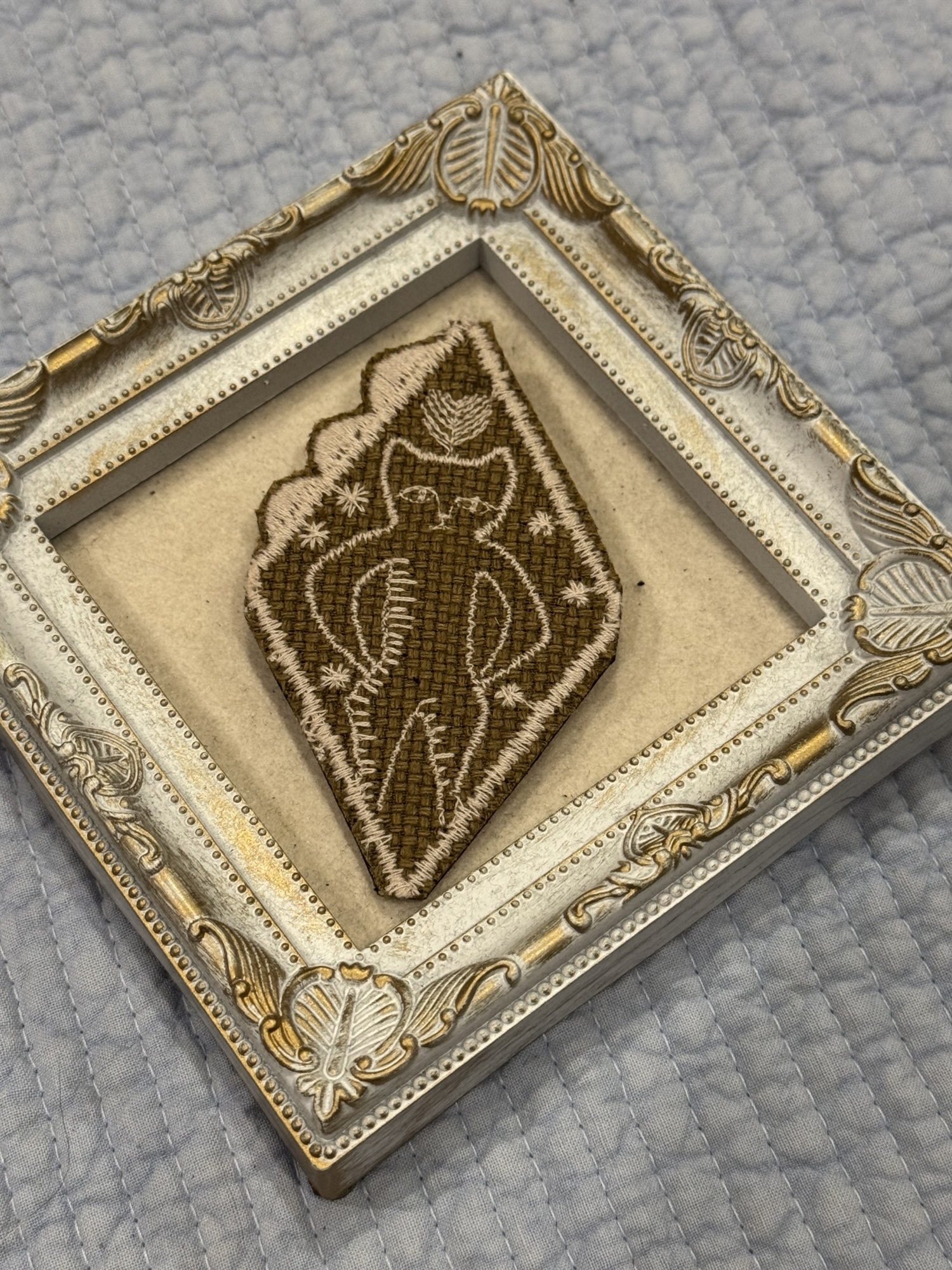 myumyu**　ミナペルホネン　ハンドメイド　がま口 カケラシリーズ 🌹.* ฺ｡𓈒𓂃 minaperhonenの刺繍生地を メインに