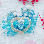 🦀sea crabBlue🩵の天然石とオートクチュール刺繍ブローチ　