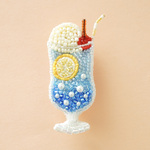 ビーズ刺繍のクリームソーダのブローチ(青)