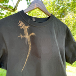 カナヘビが肩まで登ってきたよ半袖Tシャツ（爬虫類）