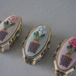 鉢植え ヒヤシンス　刺繍　ピルケース　３種(生成り、アイスグリーン、ピンクベージュ)