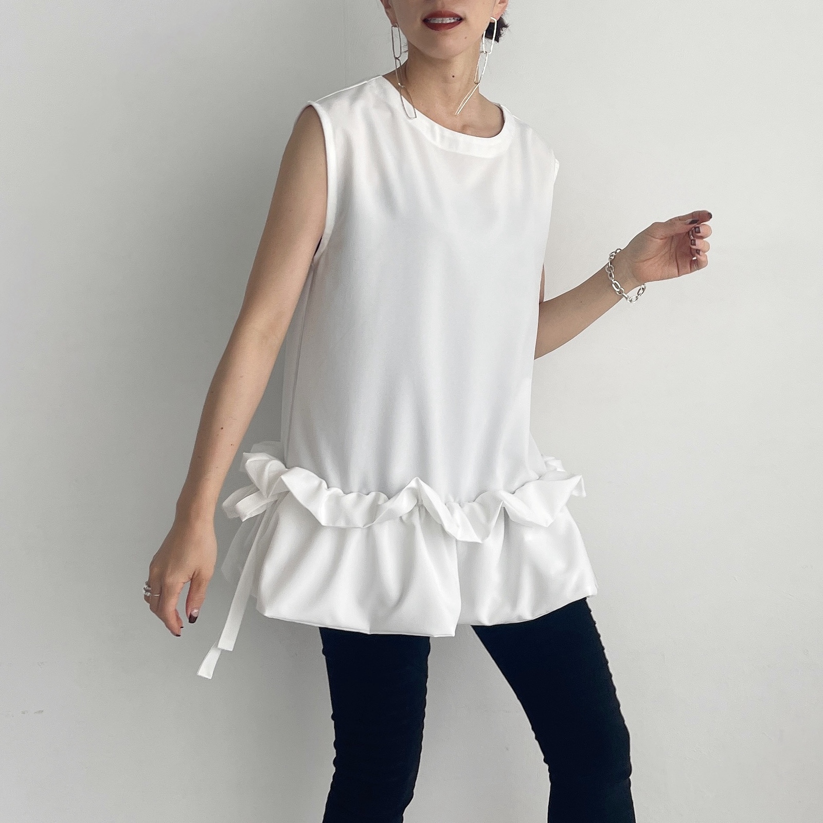 フリルヘムノースリーブトップス(white)