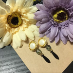 ぼたん樹脂ピアス＊２点