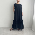 フリルヘムノースリーブドレス(black)