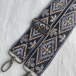 ショルダーストラップ　スマホショルダー　インド刺繍リボン　【送料込み】ダイヤ　黒　ブルー