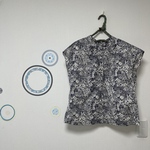 毎日着られる大人服　フレンチスリーブブラウス　リバティタナローン　パトリックゴードン　ネイビー