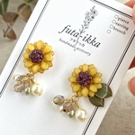 向日葵のビジューピアス／イヤリング　＜マニキュアフラワー　ひまわり　ヒマワリ＞