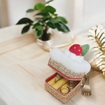 ラメ⭐︎いちごケーキのアクセサリーポーチ【受注制作品】