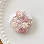 ビーズ刺繍くるみボタン（ヘアゴム/ブローチ）