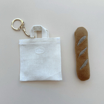 ミニフランスパンとリネンバッグ（赤刺繍イニシャルテープ）TW