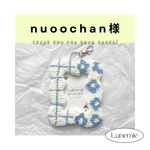 nuoochan様┊B8 トレカケース┊チェック 花柄 水色 白 パンチニードル キーホルダーつき 韓国 ニュアンス 