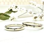 遺骨リング⭐️K10ホワイトゴールド メモリアルリング💍ストレートリング　幅約2mm ペットの指輪 猫 犬 故人 虹の橋　分骨 納骨 お墓 仏壇 ダイヤモンド 誕生石