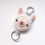 白うさぎさんのリールキーホルダー