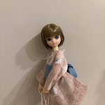 リカちゃん　淡いくすみピンクの浴衣とブルーの帯のセット　巾着付き