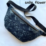 ミナペルホネン  smile flower charcoal ハンドメイドボディバッグ