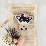 《わんこ刺繍》ちょこん。花冠のちびチワワ🌸