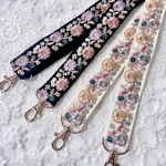 新作⟡.*ブラックとクリームホワイト　ショルダーストラップ　カメラストラップ　スマホショルダー　長さ調整可能　インド刺繍リボン