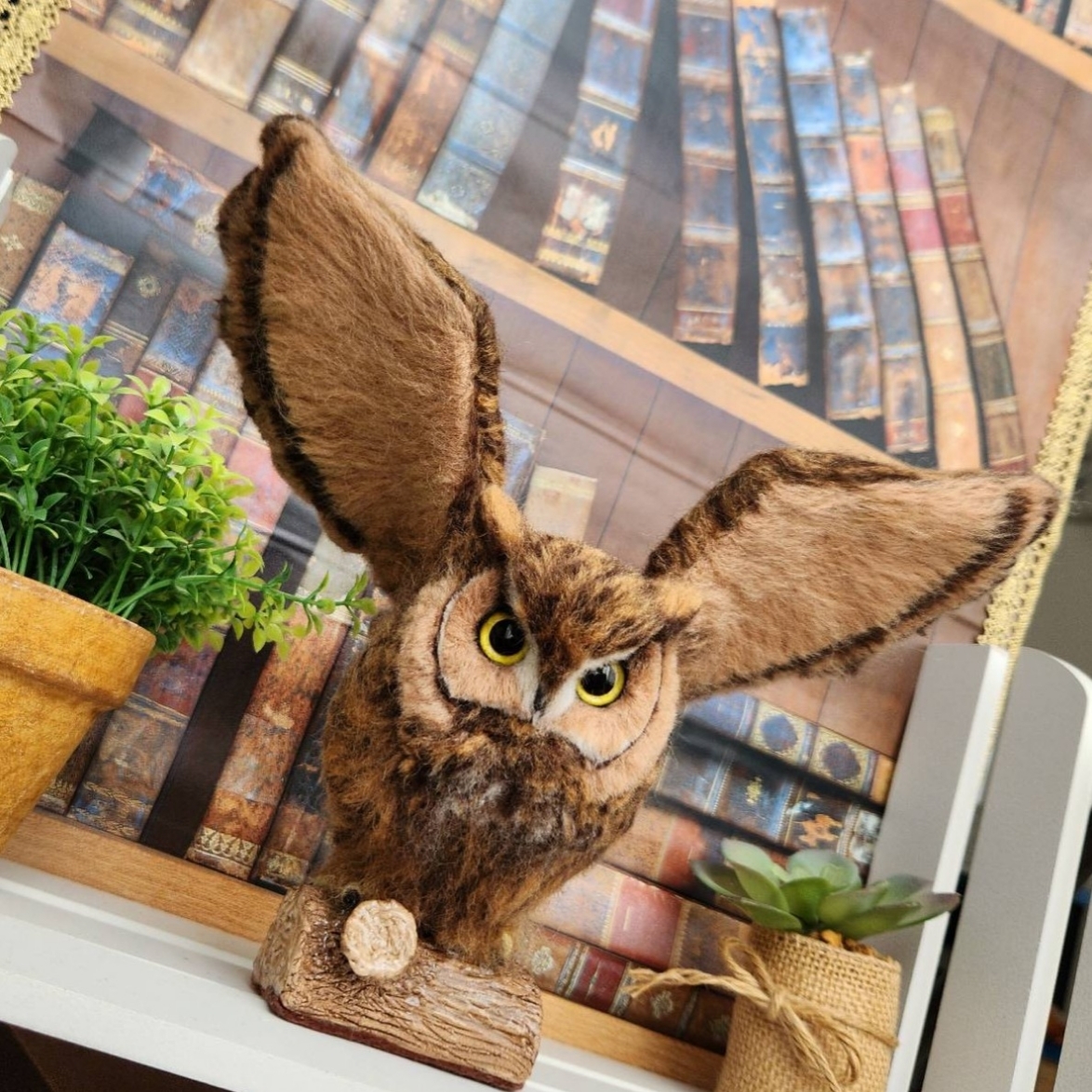 羊毛フェルト フクロウの置物　アメリカワシミミズク 羊毛フェルト フクロウの置物 アメリカワシミミズク - メルカリ