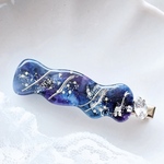 《水彩》青色レジンのうねうねヘアクリップ 