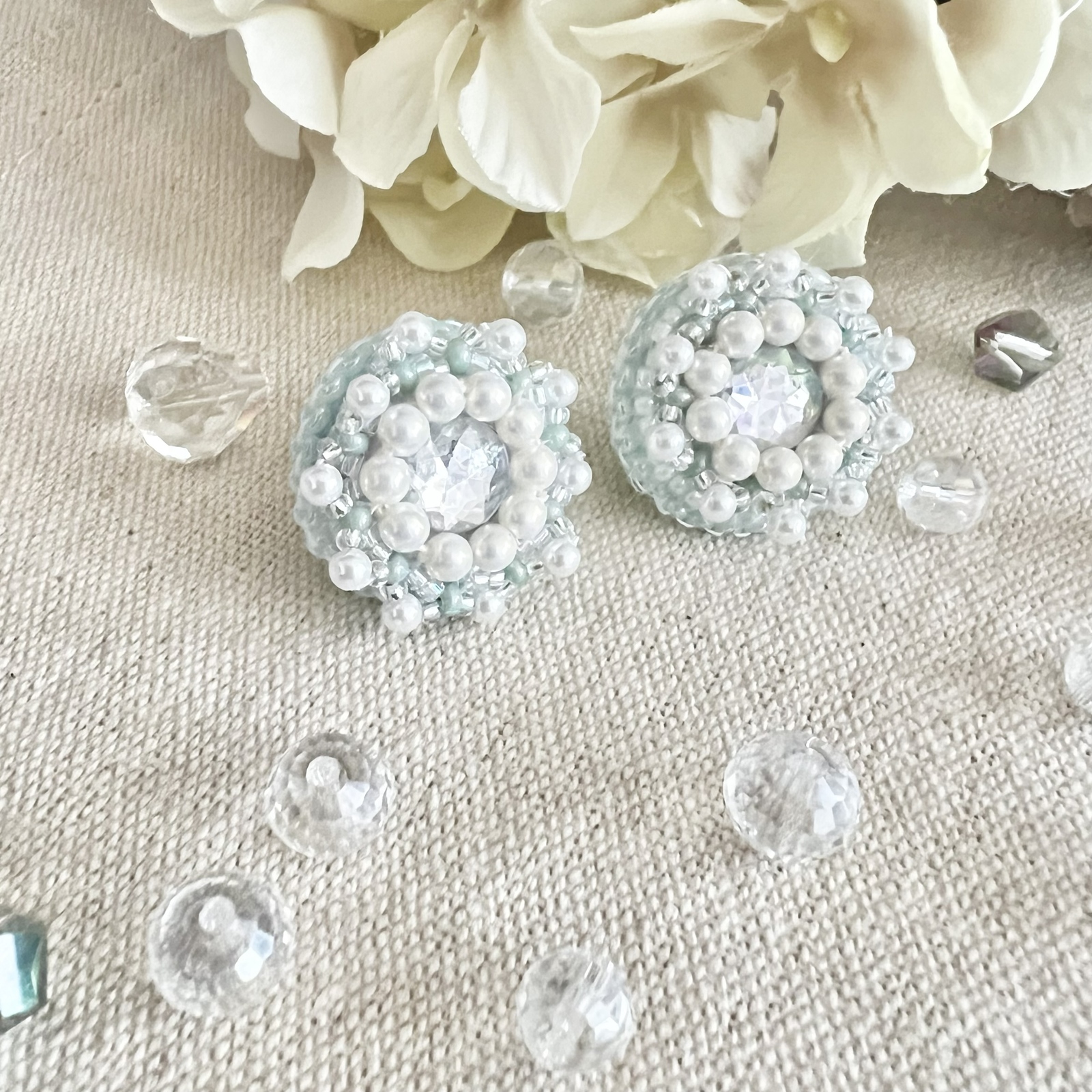 ふるさと納税 アクセサリー ピアス 奈良県 三宅町 ビーズ 刺繍 お花 ピアス イヤリング ジュエリー アクセサリー chiimade：イヤリング　ライトグリーン イヤ… ビーズ 刺繍 お花 ピアス イヤリング ジュエリー アクセサリー