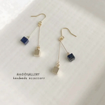 ☆ラピスラズリ＆メタルビーズ　ダブルスクエアの揺れるピアス/イヤリング☆ゆらゆら揺れる/シンプル