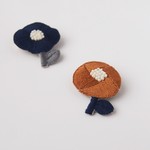 ｎ様ご注文分「バラ一輪の刺繍ブローチ（camel）」「お花一輪の刺繍ブローチ（navy）」