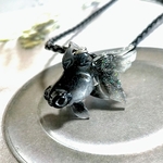金魚の革紐ネックレス💕出目金、沈黙の美