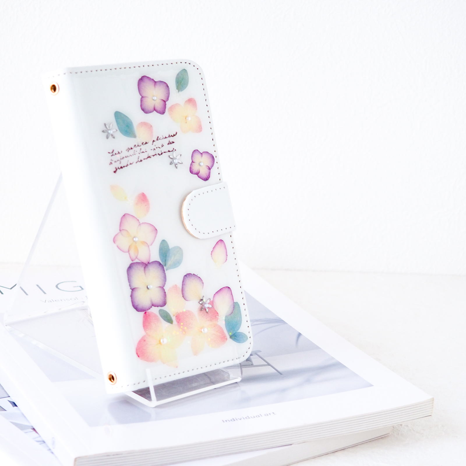 ＊シックな彩り 山紫陽花の押し花ケース＊141'(手帳型)レジン 全機種対応 本物のお花 スマホショルダー iPhone16e /15 Android Galaxy Xperia AQUOS