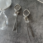 52✴︎ひし形/メタル/ストレート大ぶり［ピアス/イヤリング］