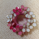 お花リースブローチ（ピンク）