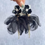 ブラック　フラワー　ボリューム　リボン　シフォン　チェーン　ピアス　イヤリング　ビジュー　ジルコニア　黒　花　BLACK ブライダル　結婚式　ウェディング　推し活　ロング　大ぶり　揺れる　ハンドメイド