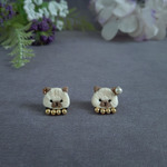 シャム猫の刺繍耳飾り