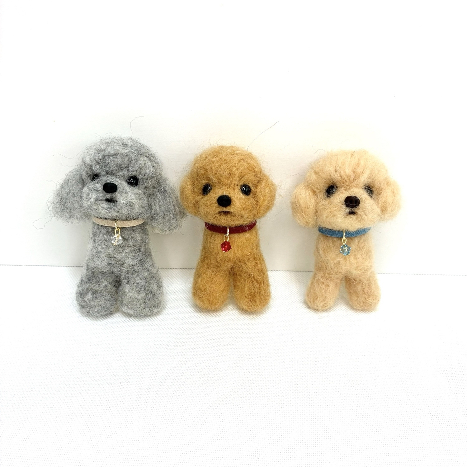 羊毛フェルト ハート乗りトイプーのブローチ♪ 羊毛フェルト ハート乗りトイプーのブローチ♪