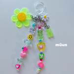 💛じゃらじゃら カラフルストラップ　スマイルビーズ　ストラップ　ビーズアクセサリー　iPhoneケース アクセサリー　プラビーズ　プラチェーン  プラパーツ　