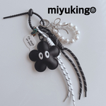 ☺︎バッグチャーム☺︎チャーム☺︎キーホルダー☺︎フラワー☺︎花☺︎ニコちゃん☺︎じゃらじゃらキーホルダー☺︎パール☺︎リボン☺︎大人可愛い