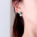 スクエアターコイズと貝パールのピアス/イヤリング