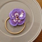 ::再販::【ヘアゴム】パンジー刺繍 no.2　～薄紫～