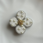 パールフラワー　ブローチ　ビーズ刺繍　花