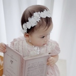 【記念日撮影や結婚式参列に♡】レースホワイト　ヘアバンド　フラワー　ベビー　キッズ　リングガール　ハーフバースデー