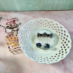 🍒さくらんぼみたいなピアス　青系統の花びらのブリザードフラワーを使用して