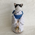 浴衣の猫さん　見上げる（白黒）
