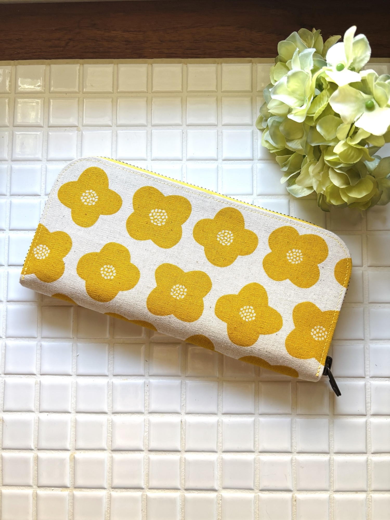 大人かわいい布財布 ターコイズブルー×イエロー花柄 - minmin handmade