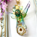 羽根と花の魔法小瓶ネックレス＊幻想のお守りアクセサリー(緑）