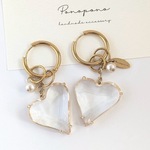 圧倒的な存在感！大ぶり　クリスタル　ハートのピアス/イヤリング　フープピアス　ピアス　イヤリング　アレルギー対応　ガーリー　夏ピアス　夏　デート　チタン　大きめ　おおぶり　透明　クリア　ゴールド