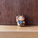 ブローチ「招き猫」
