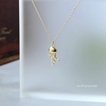 小さなクラゲのネックレス　アクアリウム クラゲ 海の生き物 夏 海 水族館